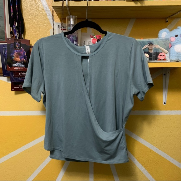 Lululemon Round Trip Short Sleeve in Blue Cast Size 12 - Picture 3 of 7